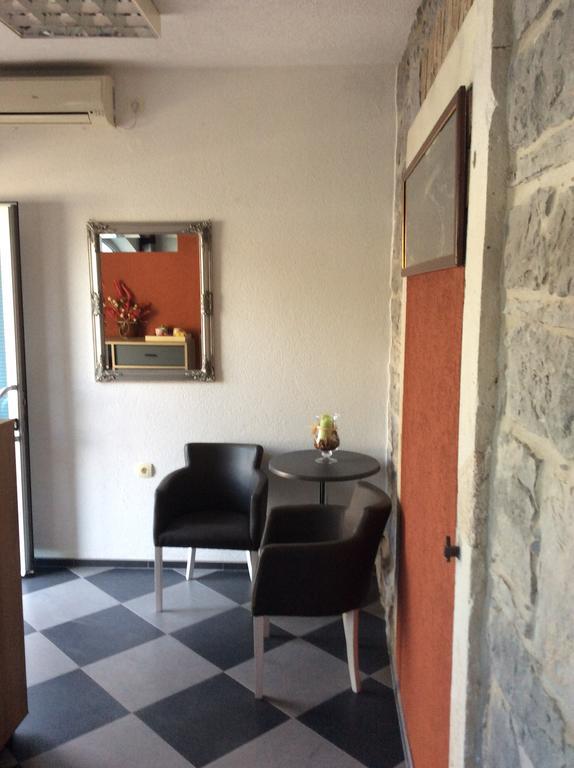Apartments Qualitas Kotor Exterior photo